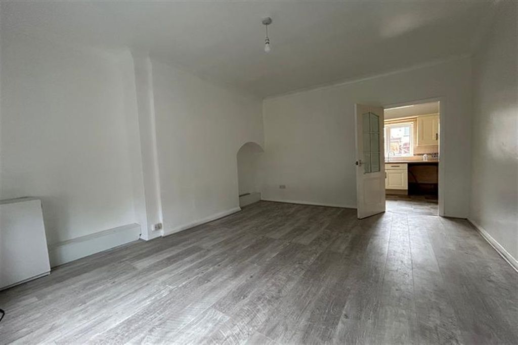 Property photo 1 of 17 (Main)