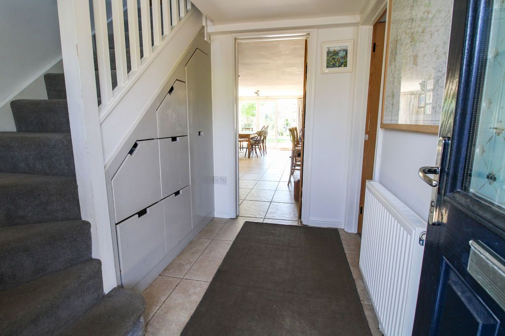 Property photo 2 of 27 Entrance Hall