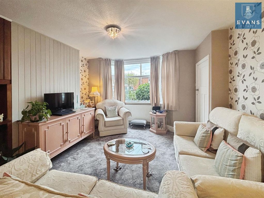 Property photo 2 of 20 Living Room