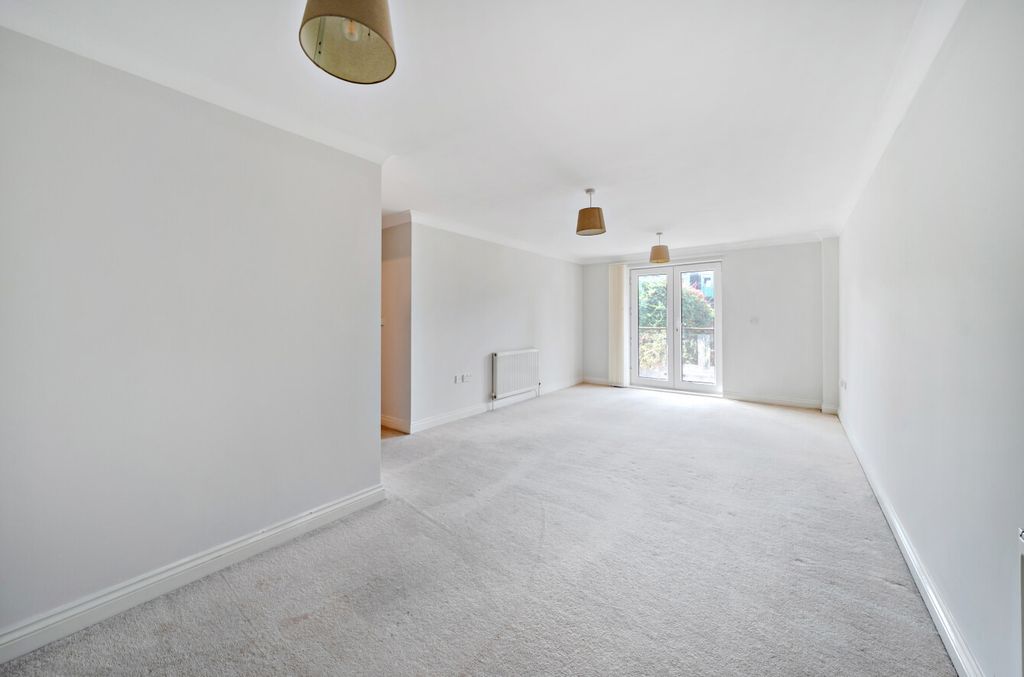 Property photo 2 of 11 1513119-18-1A048F...