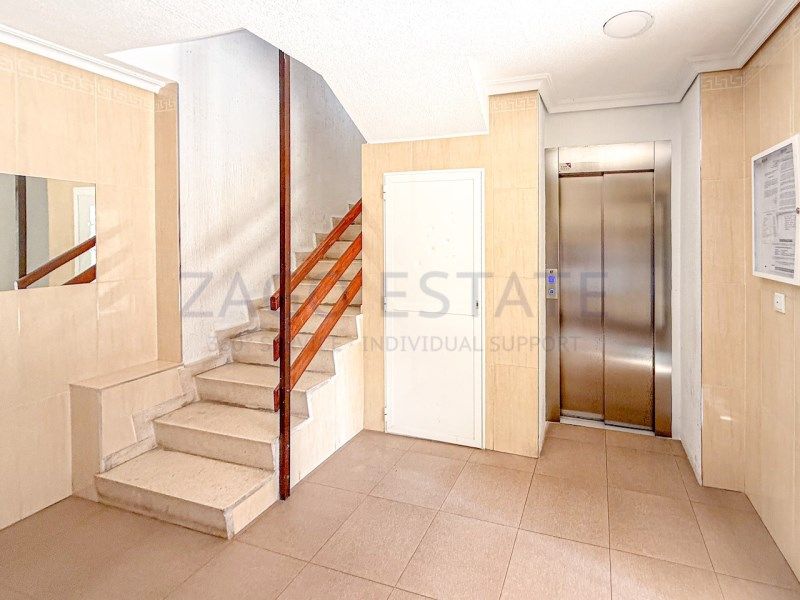 Property photo 2 of 25