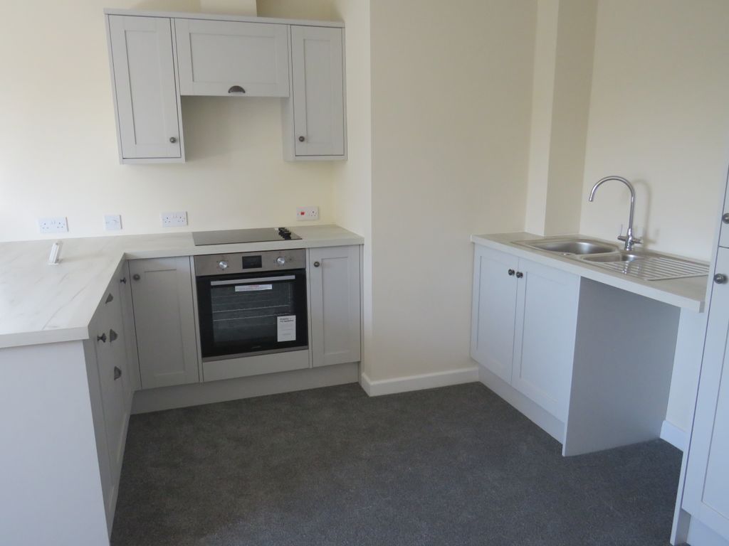 Property photo 2 of 6 Kitchen
