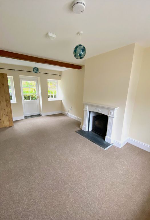 Property photo 3 of 16 Lounge