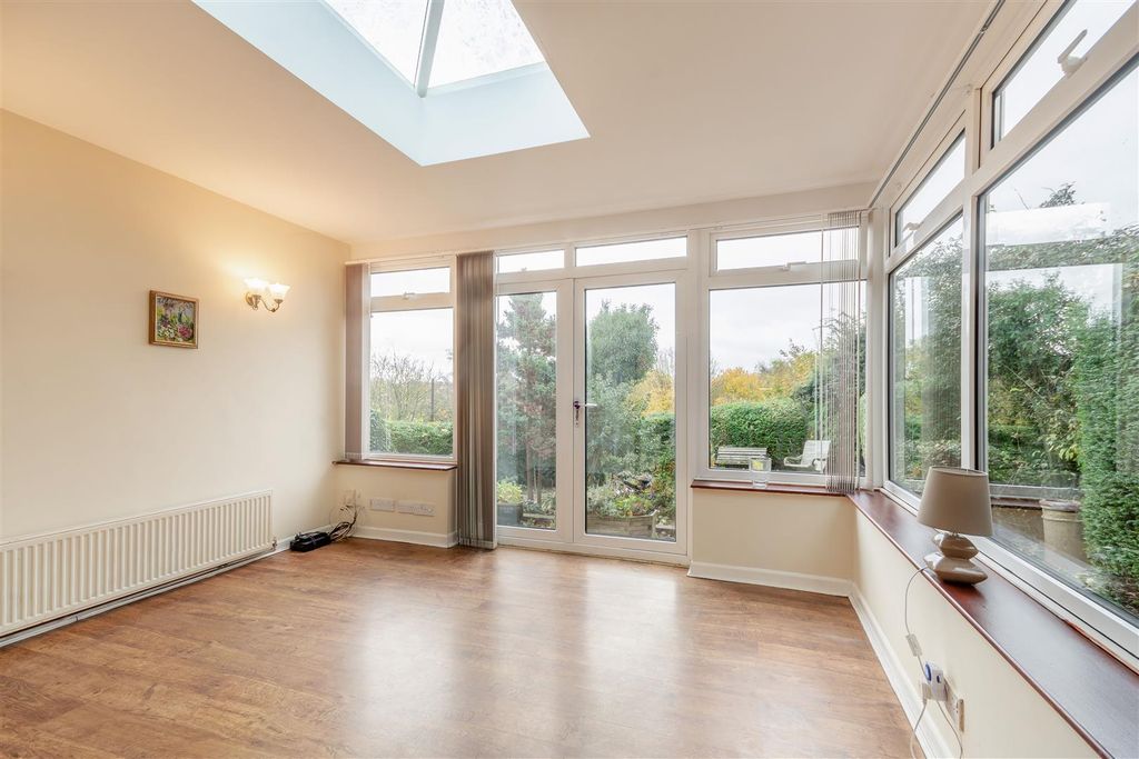 Property photo 2 of 34 8668365-Interior10.Jpg