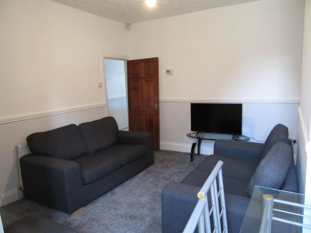 Property photo 3 of 12 Living Room