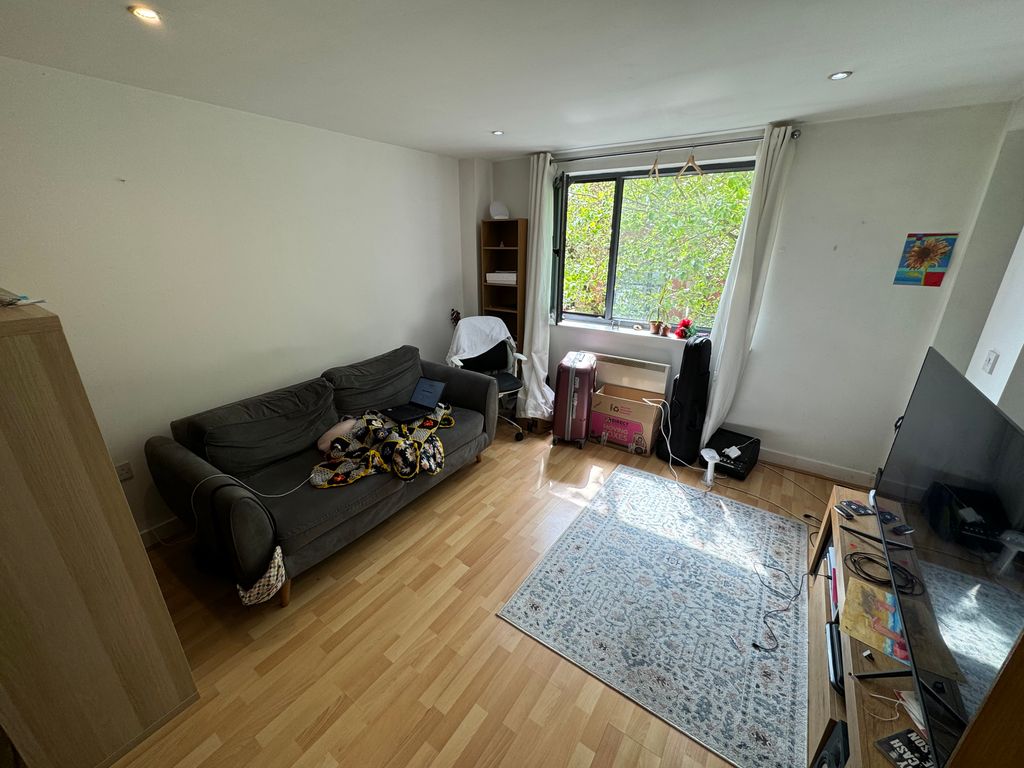 Property photo 3 of 7