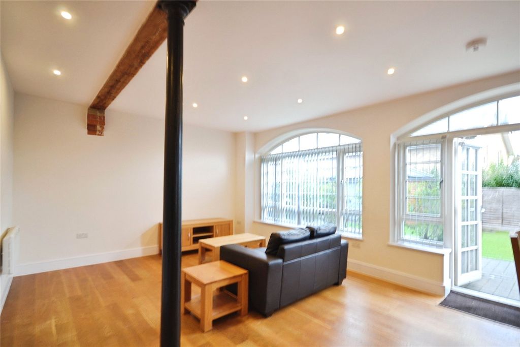 Property photo 2 of 7 Picture No. 15