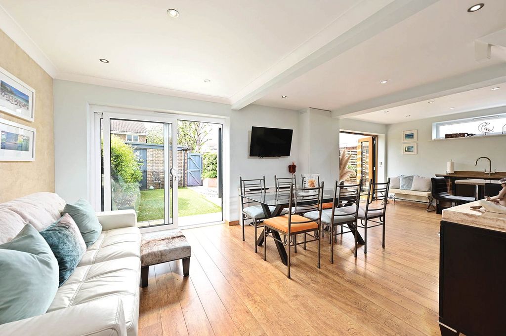 Property photo 2 of 21 Picture No. 06