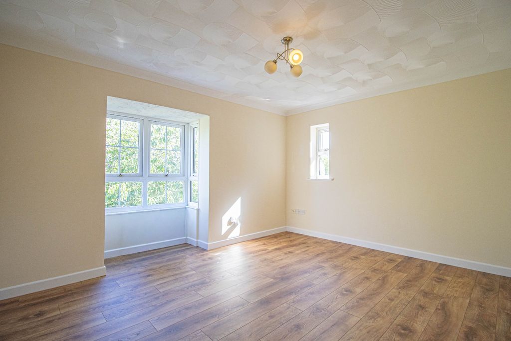 Property photo 2 of 9 5455433