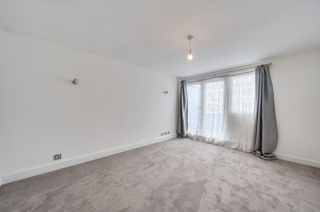 Property photo 3 of 20 Reception Room