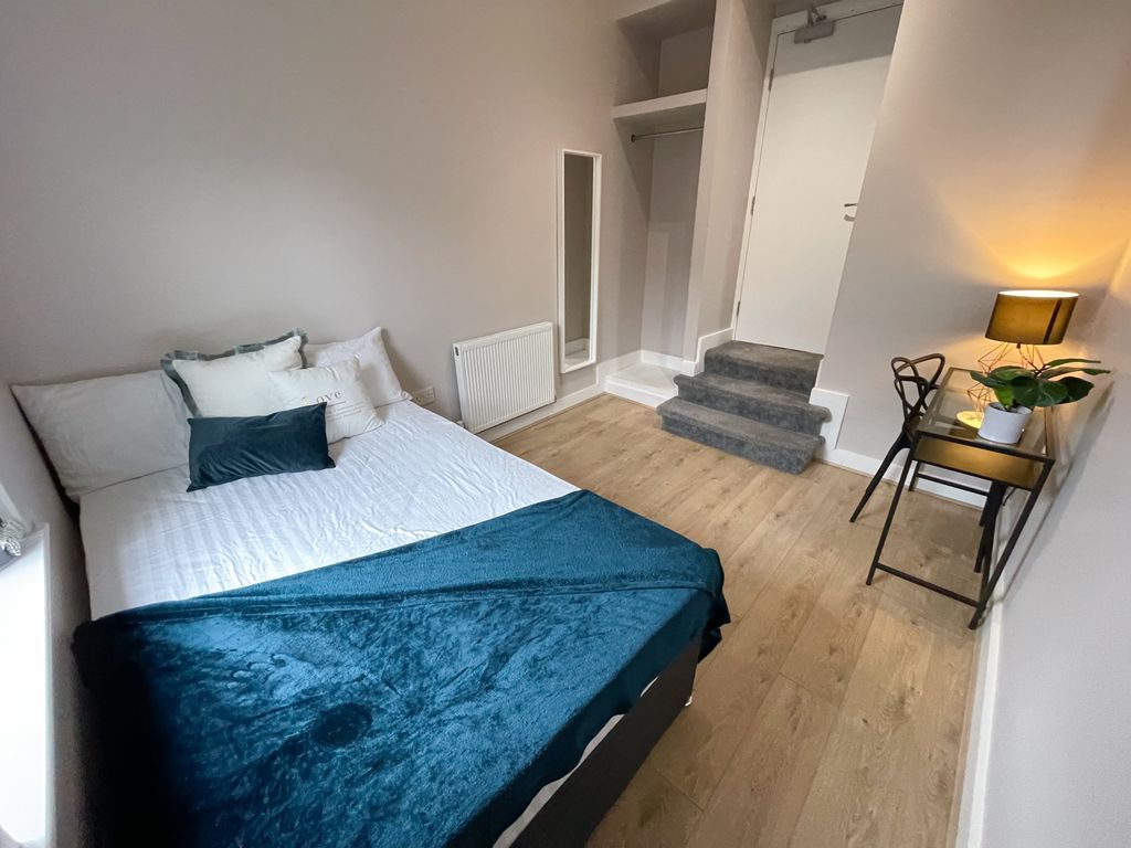 Property photo 1 of 4 58 Halsbury (4)