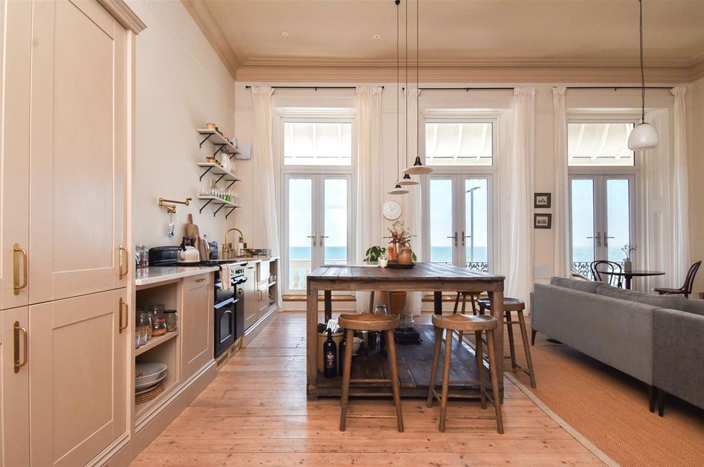 Property photo 2 of 20 Open Plan Living Space