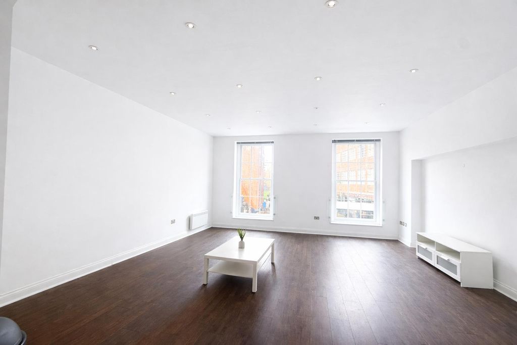 Property photo 1 of 7 Living Room (5).Png