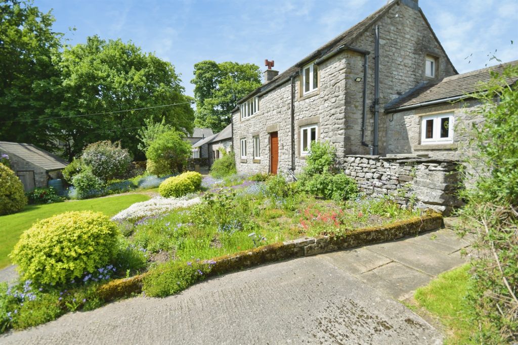 Property photo 2 of 24