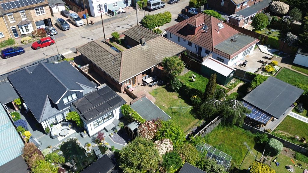 Property photo 2 of 19 4677074