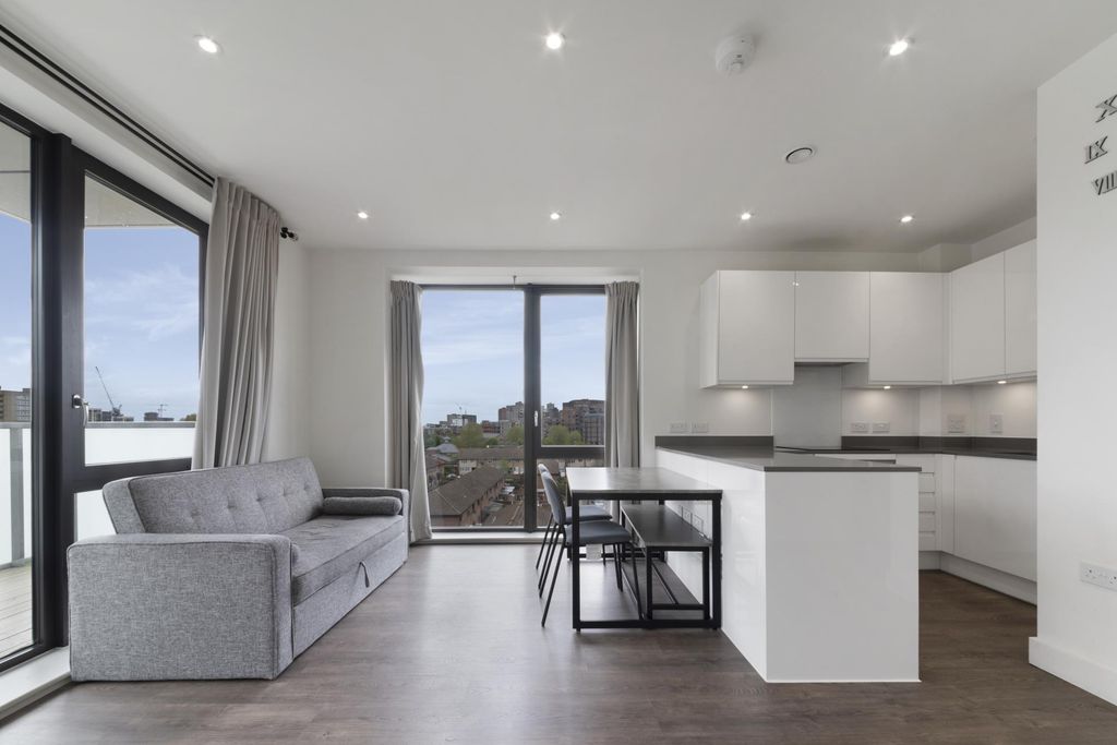 Property photo 3 of 9