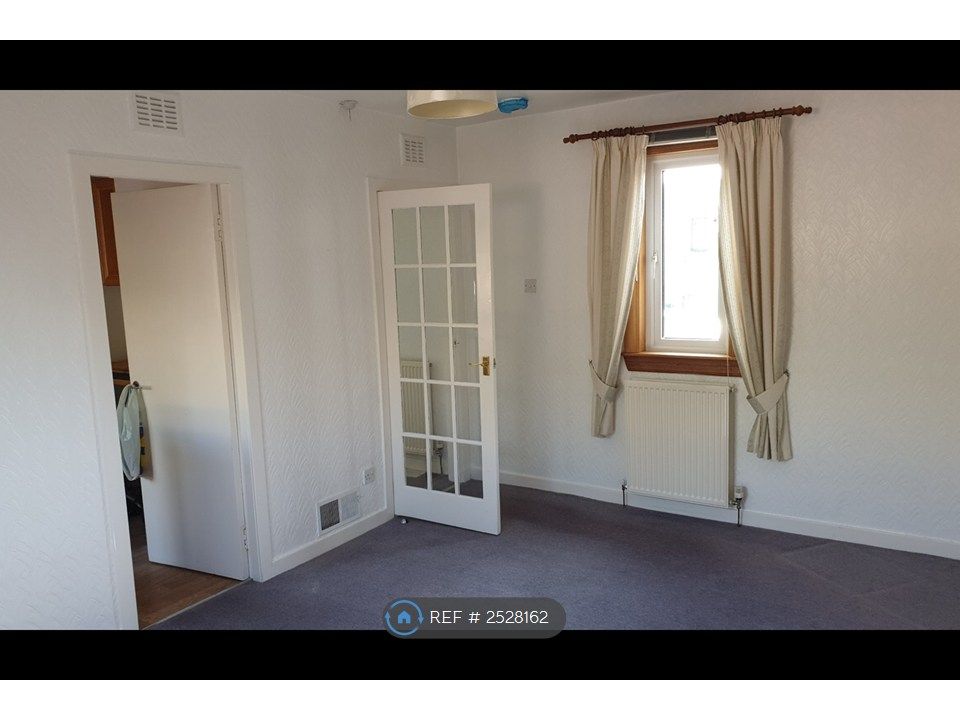 Property photo 2 of 18 Lounge