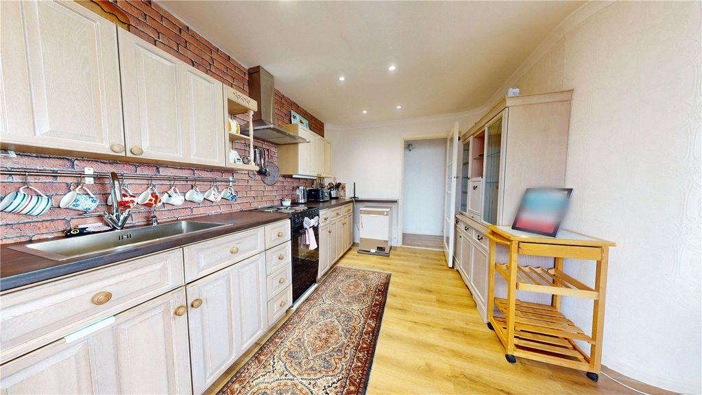 Property photo 3 of 14 Kitchen