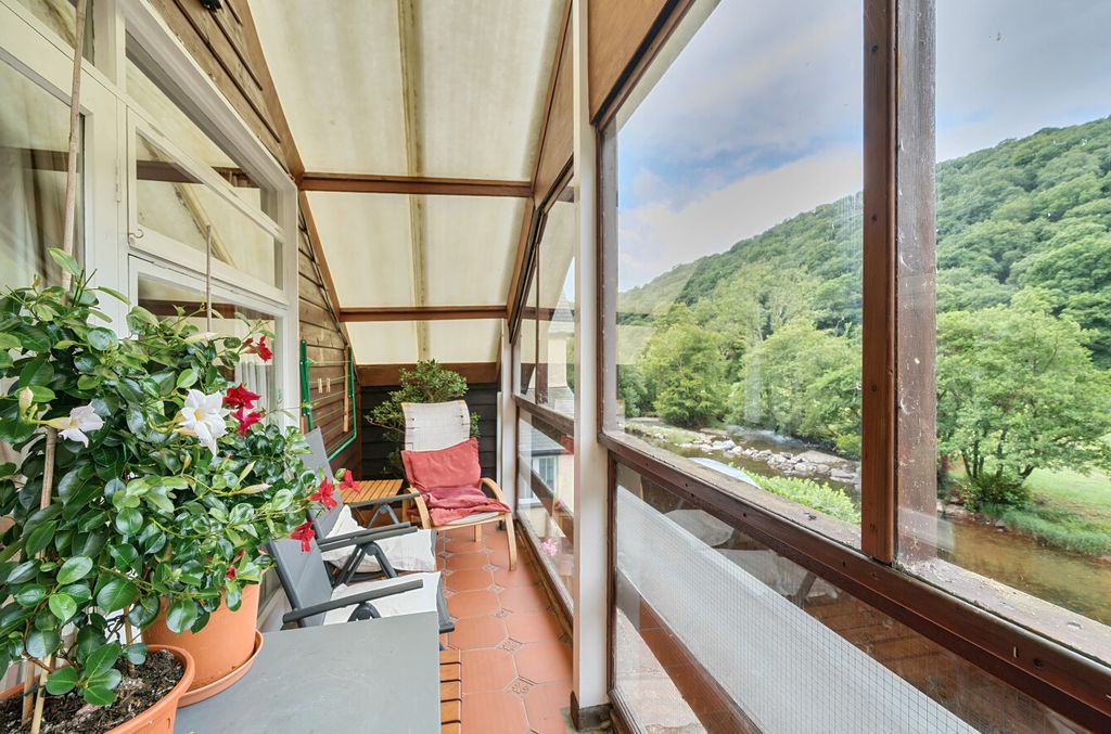 Property photo 2 of 35 2 - 1330551-3-688A606...