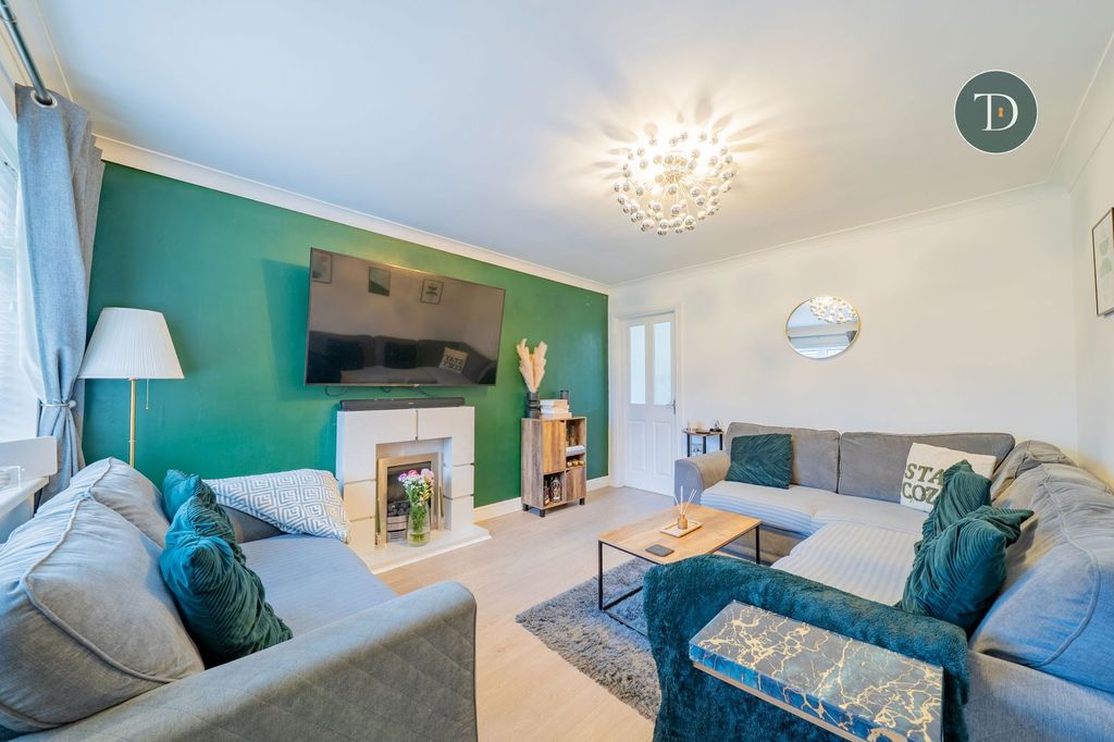 Property photo 2 of 25