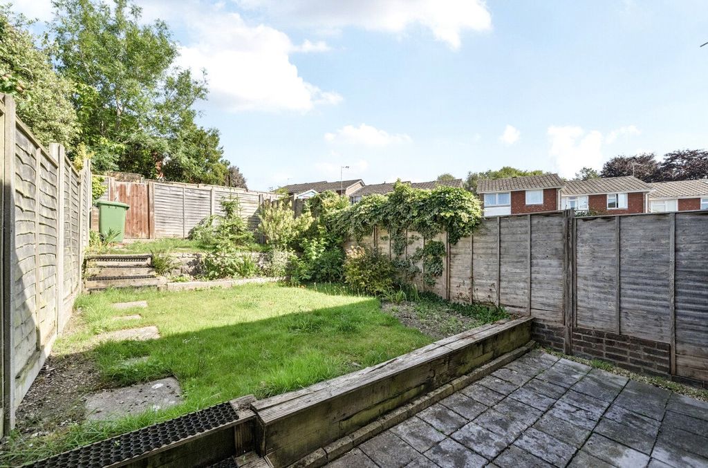 Property photo 3 of 13 1313048-10-68527d...