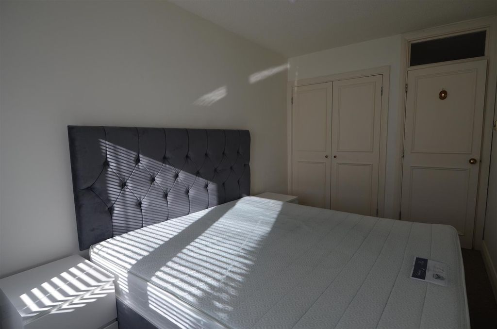 Property photo 3 of 14 Bedroom