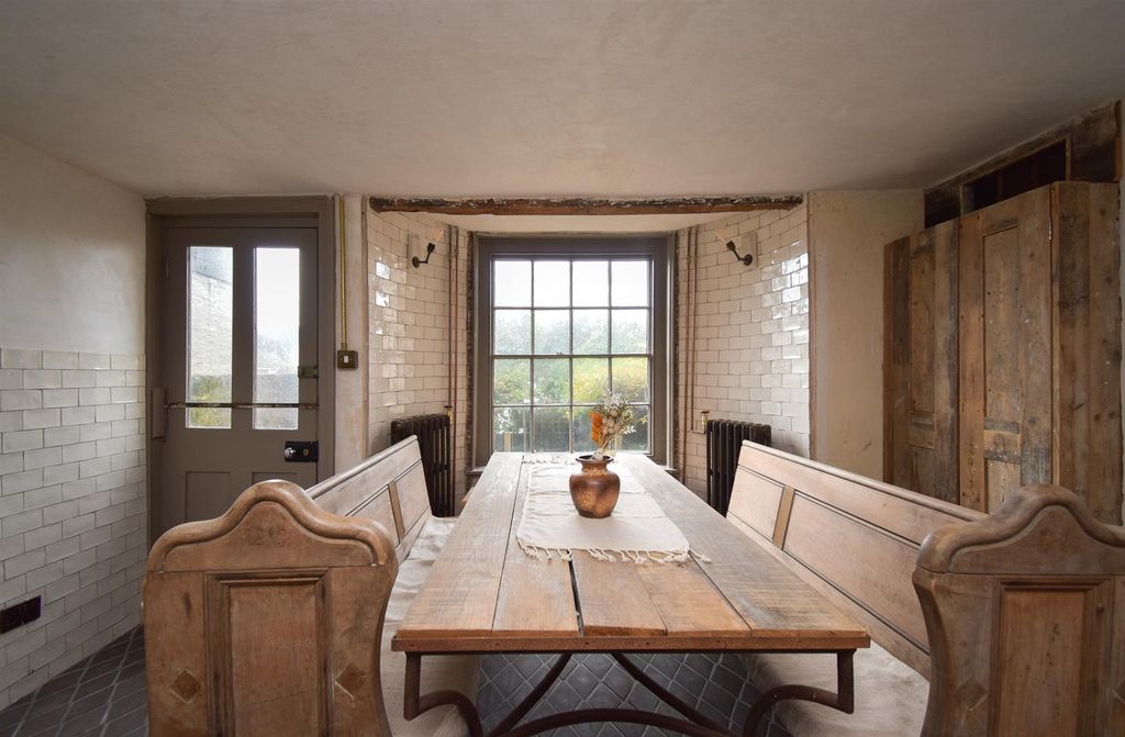 Property photo 2 of 32 Dining Room