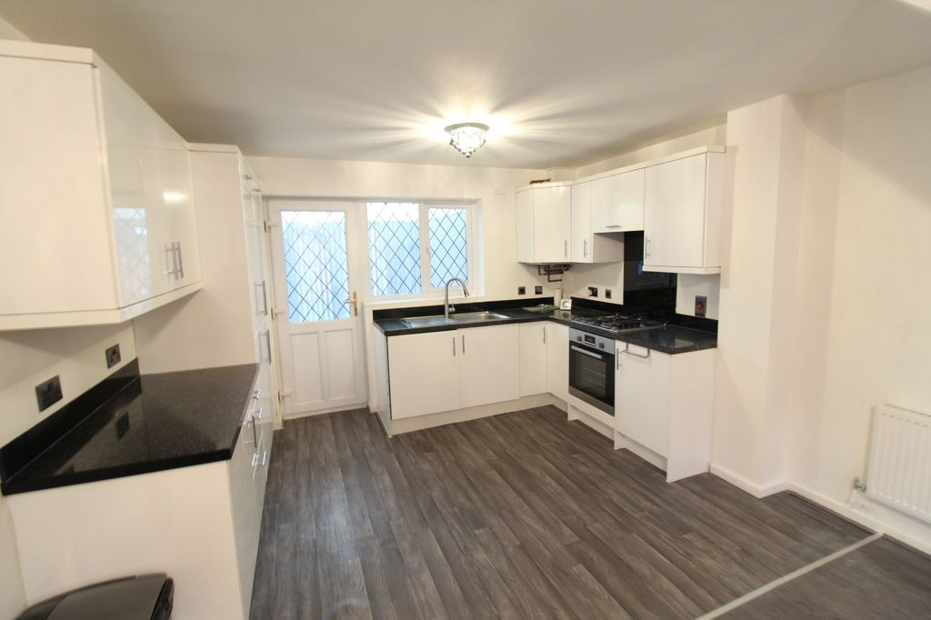 Property photo 2 of 10 Picture No. 03