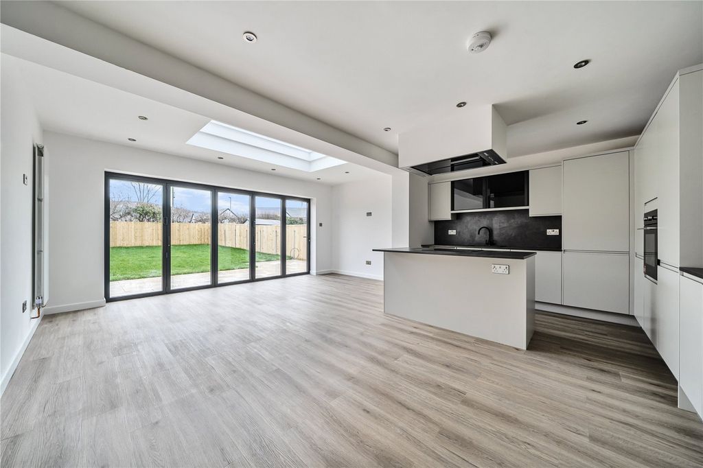 Property photo 1 of 23 Picture No. 08