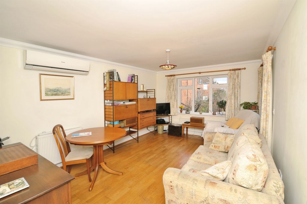 Property photo 3 of 19