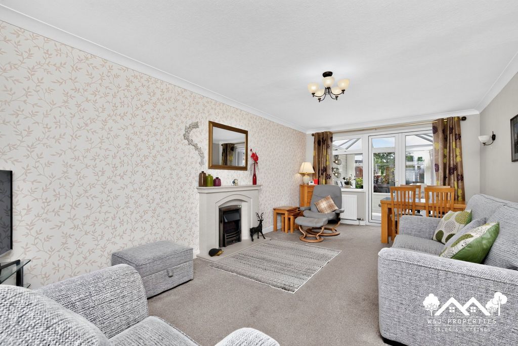 Property photo 3 of 31