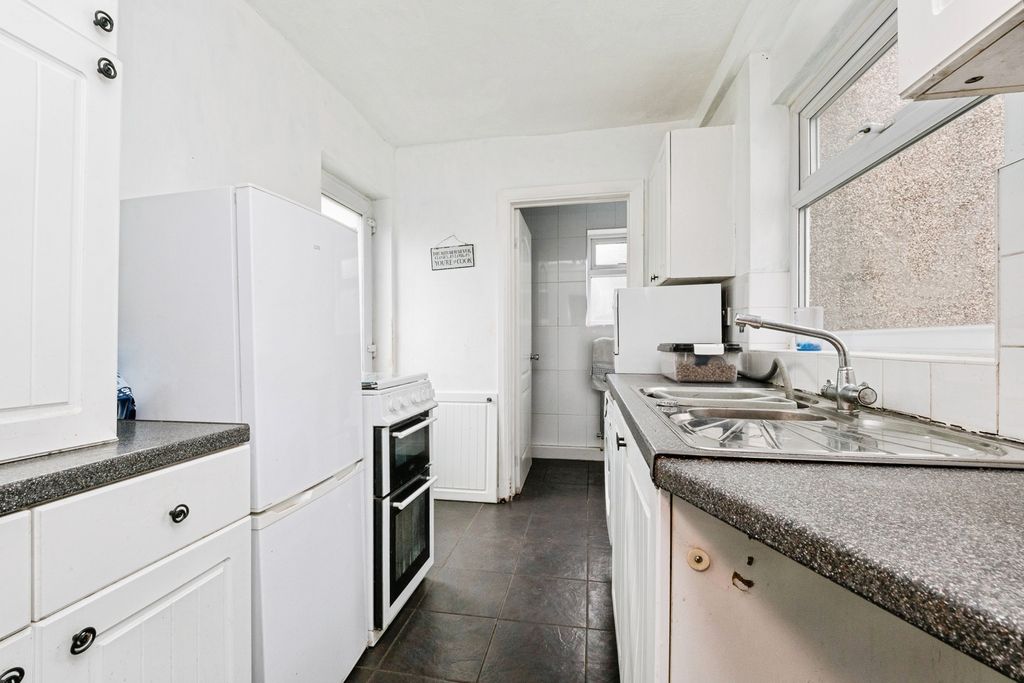 Property photo 3 of 18 Pbox-Img.Jpg