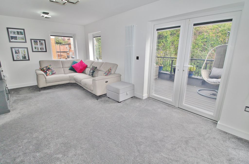 Property photo 3 of 19