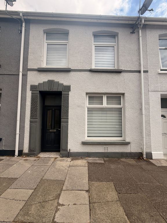 Property photo 1 of 12 Front Of Dwelling