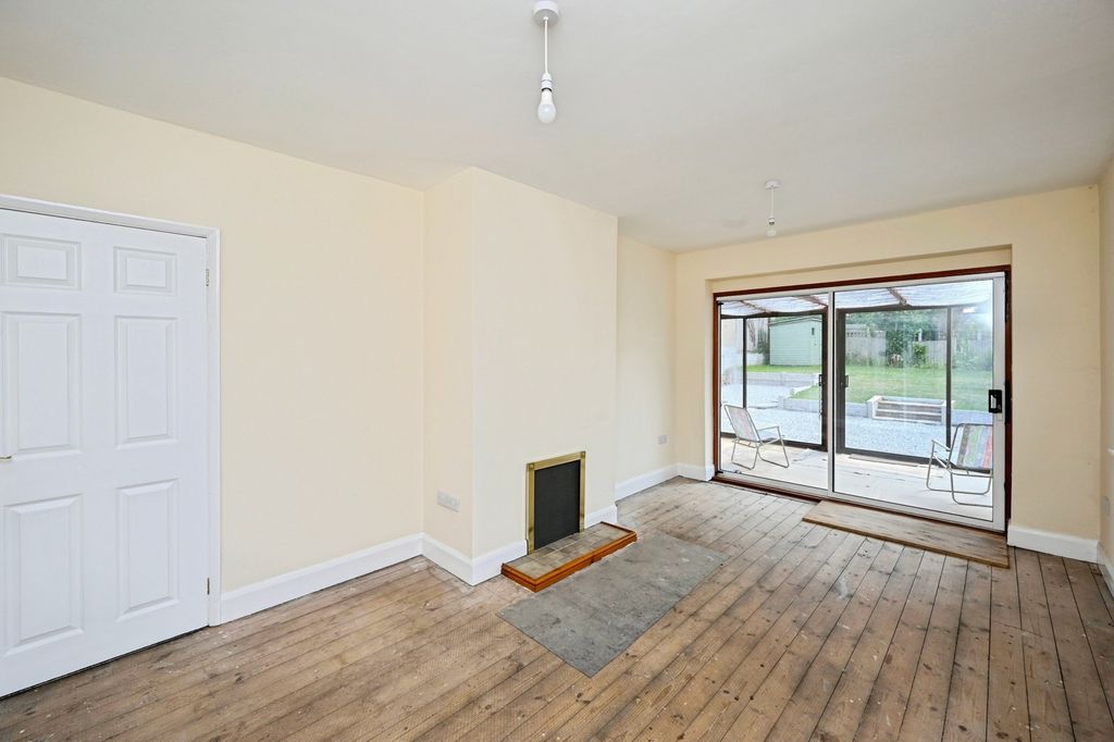 Property photo 3 of 17 Photo