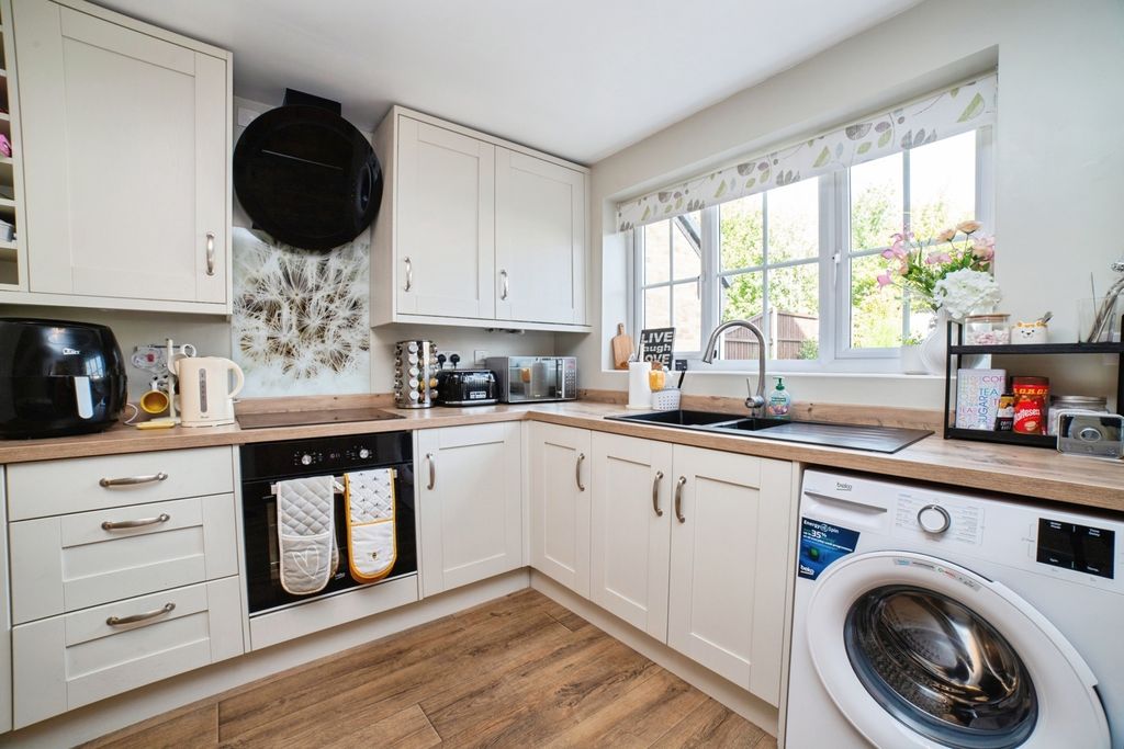 Property photo 2 of 17 Photo