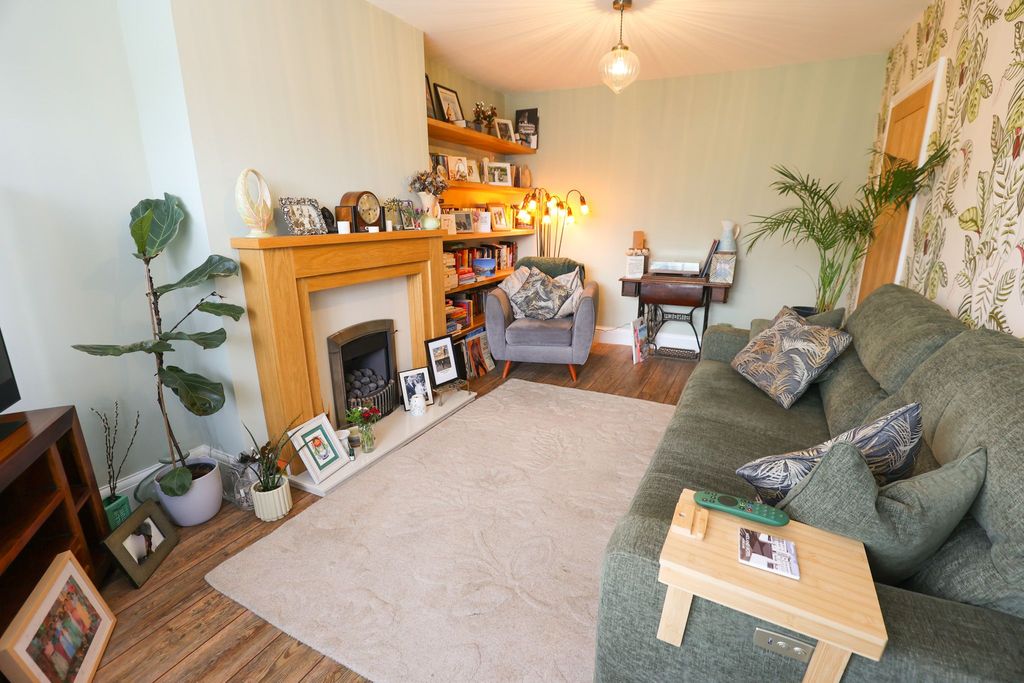 Property photo 3 of 13