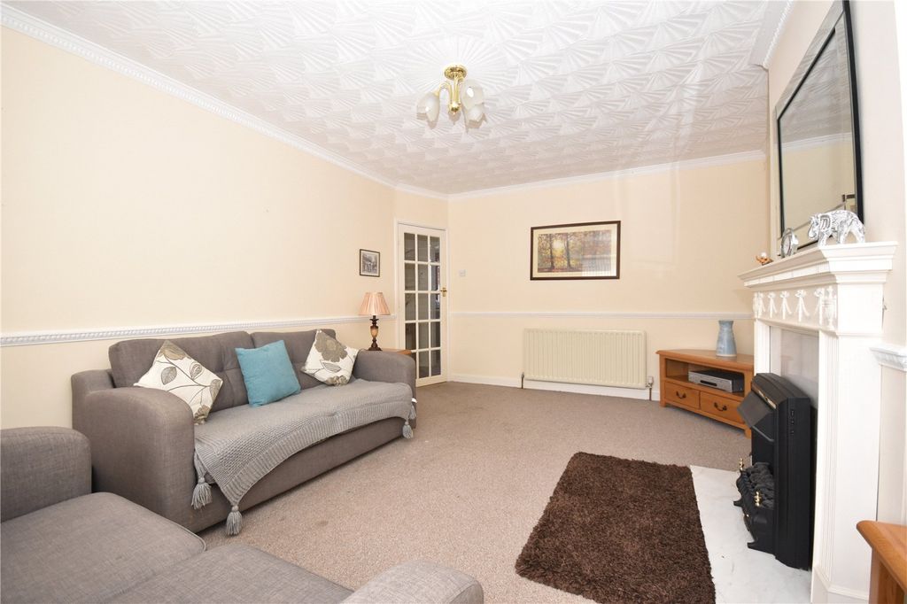 Property photo 3 of 12 Picture No. 11