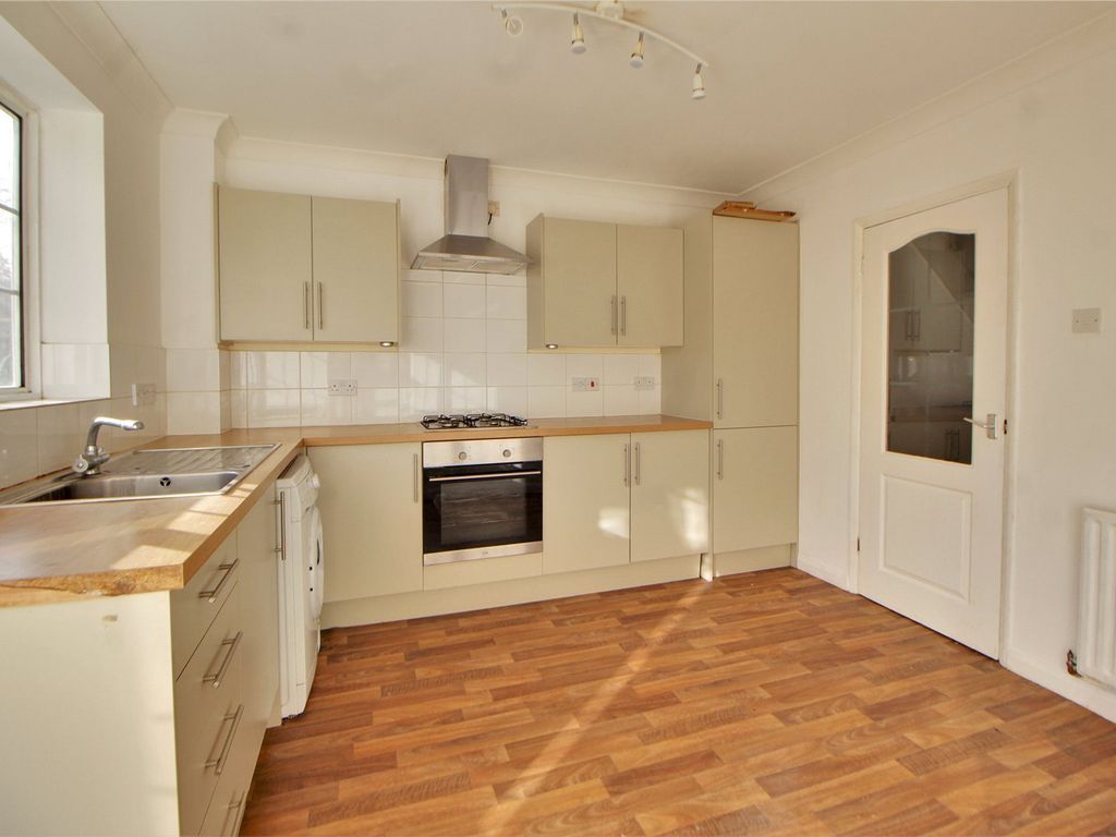 Property photo 2 of 10 Kitchen