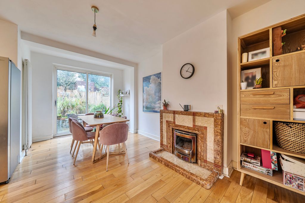 Property photo 3 of 18 Picture No. 10