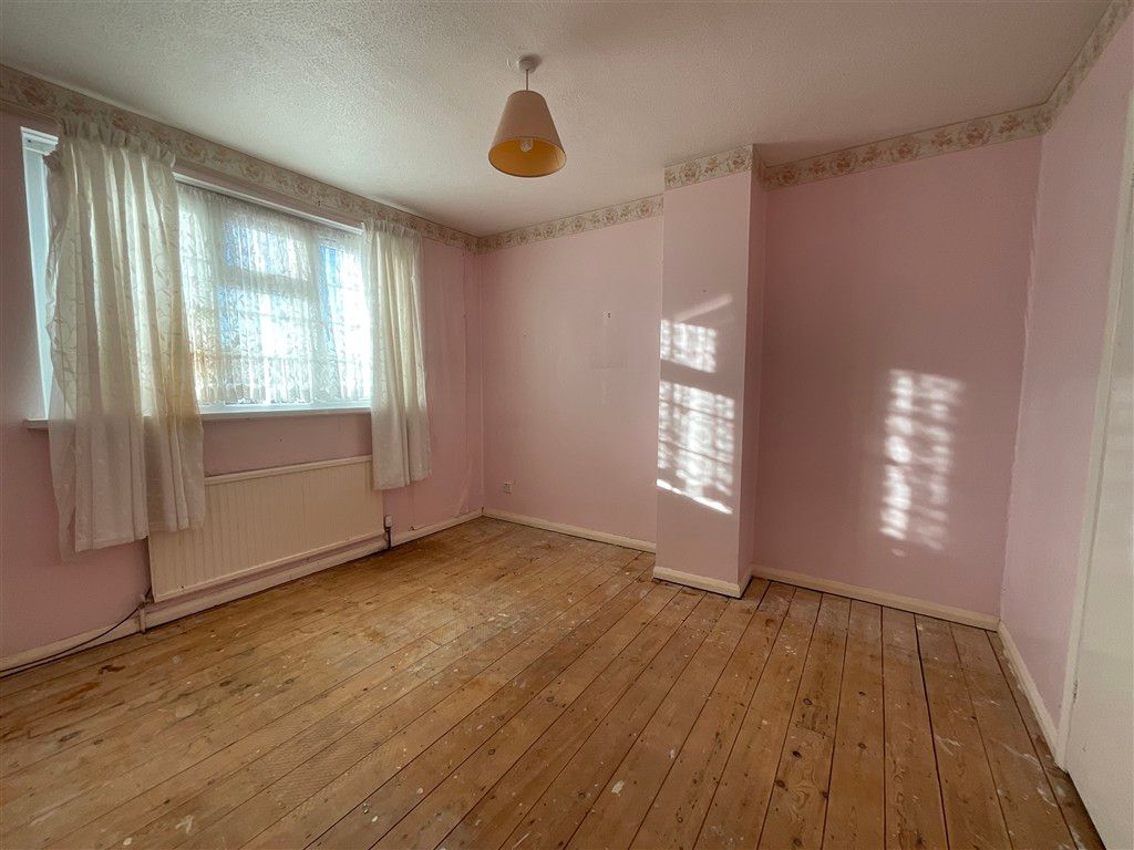 Property photo 3 of 6 Bedroom 1