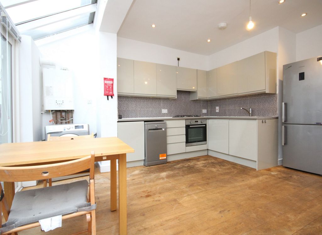 Property photo 3 of 15 Kitchen