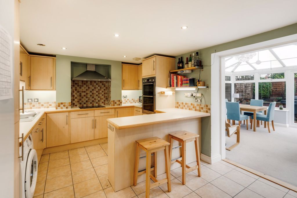 Property photo 2 of 17 Kitchen