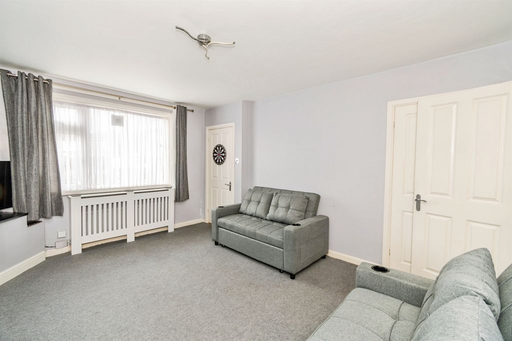 Property photo 3 of 22