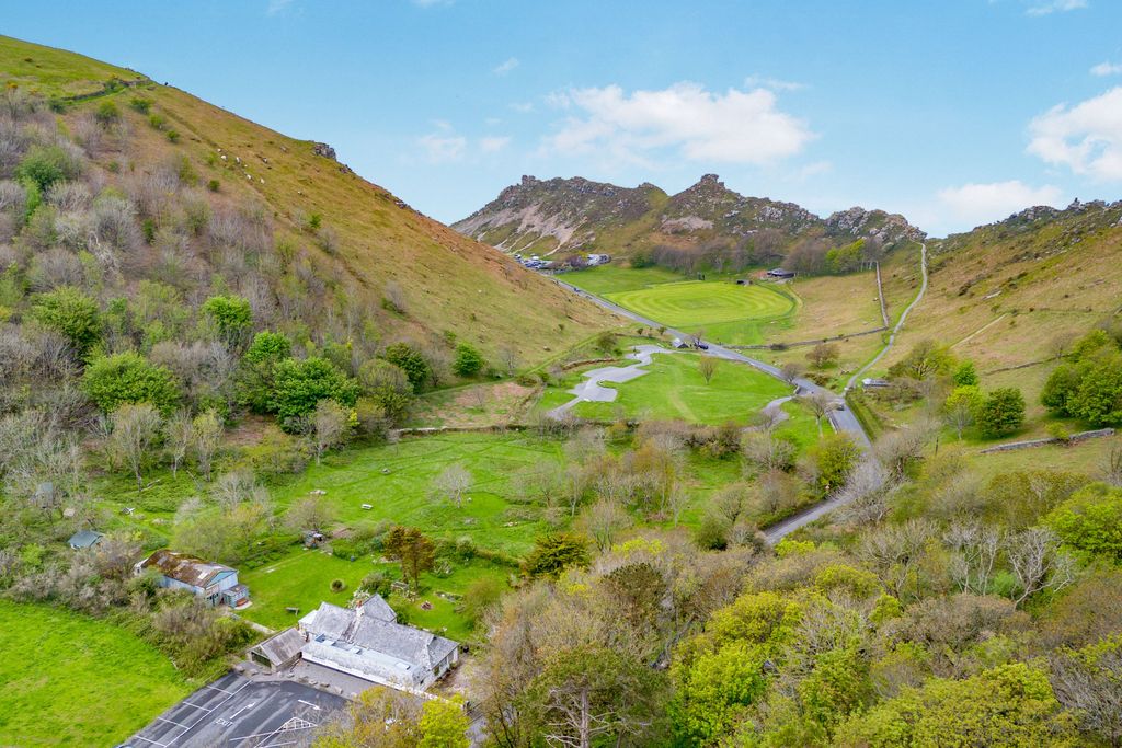 Property photo 1 of 30