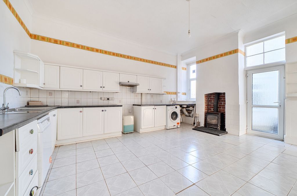 Property photo 3 of 12 Kitchen/Diner