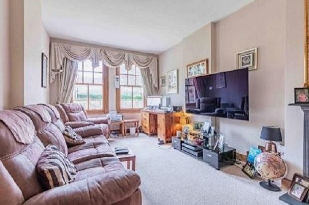 Property photo 1 of 6 4164540