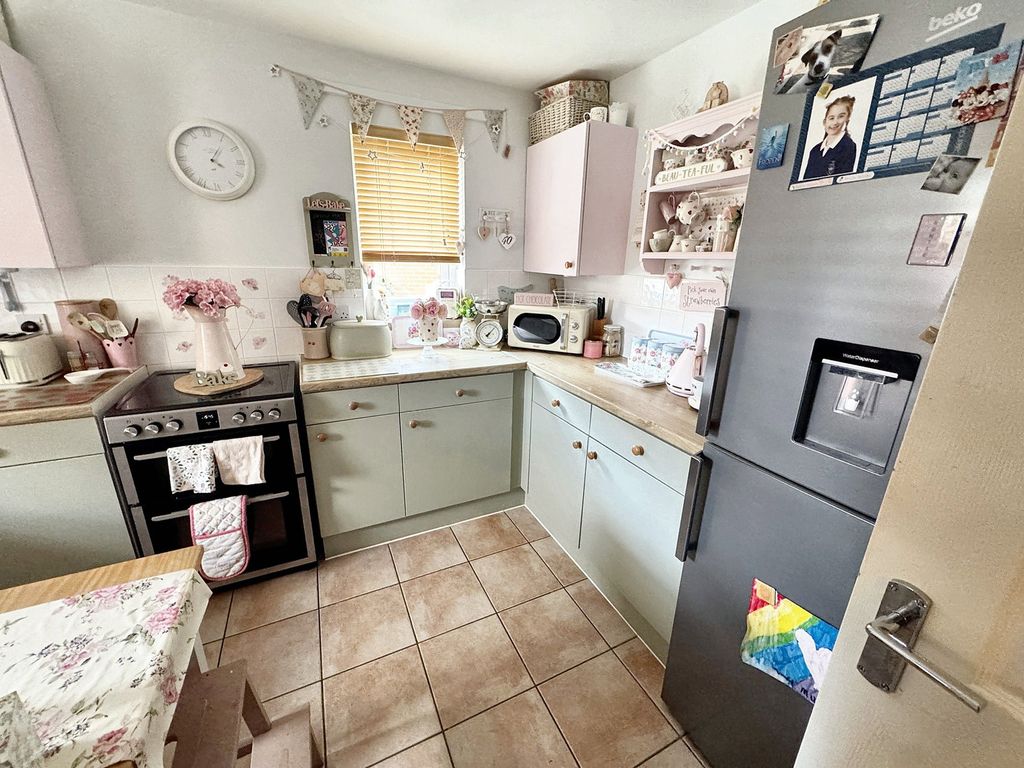 Property photo 3 of 25