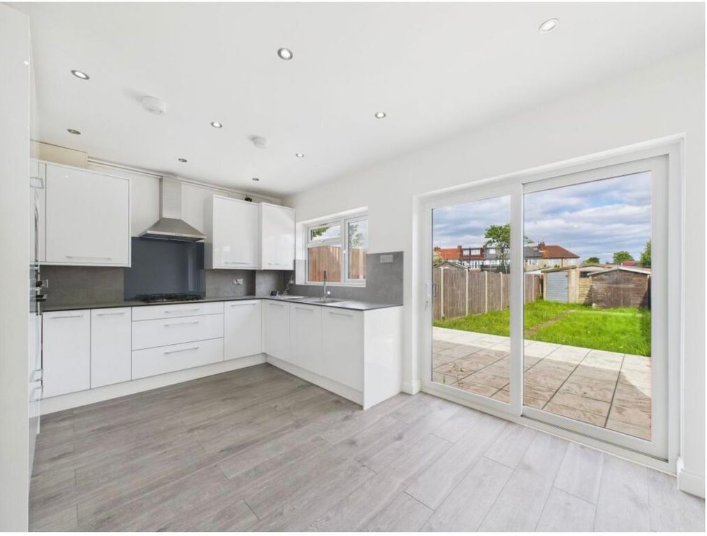 Property photo 1 of 9 A Newly Refurbished Immaculate 3 Bedroom, 2 Bathrooms  Mid Terrace Property Ha2 ,Available Immediately Unfurnished At Â£2650 Pcm.