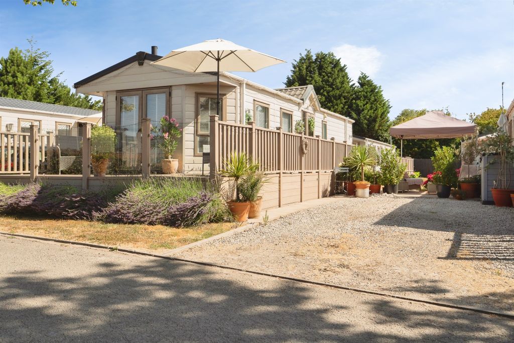 Property photo 2 of 23
